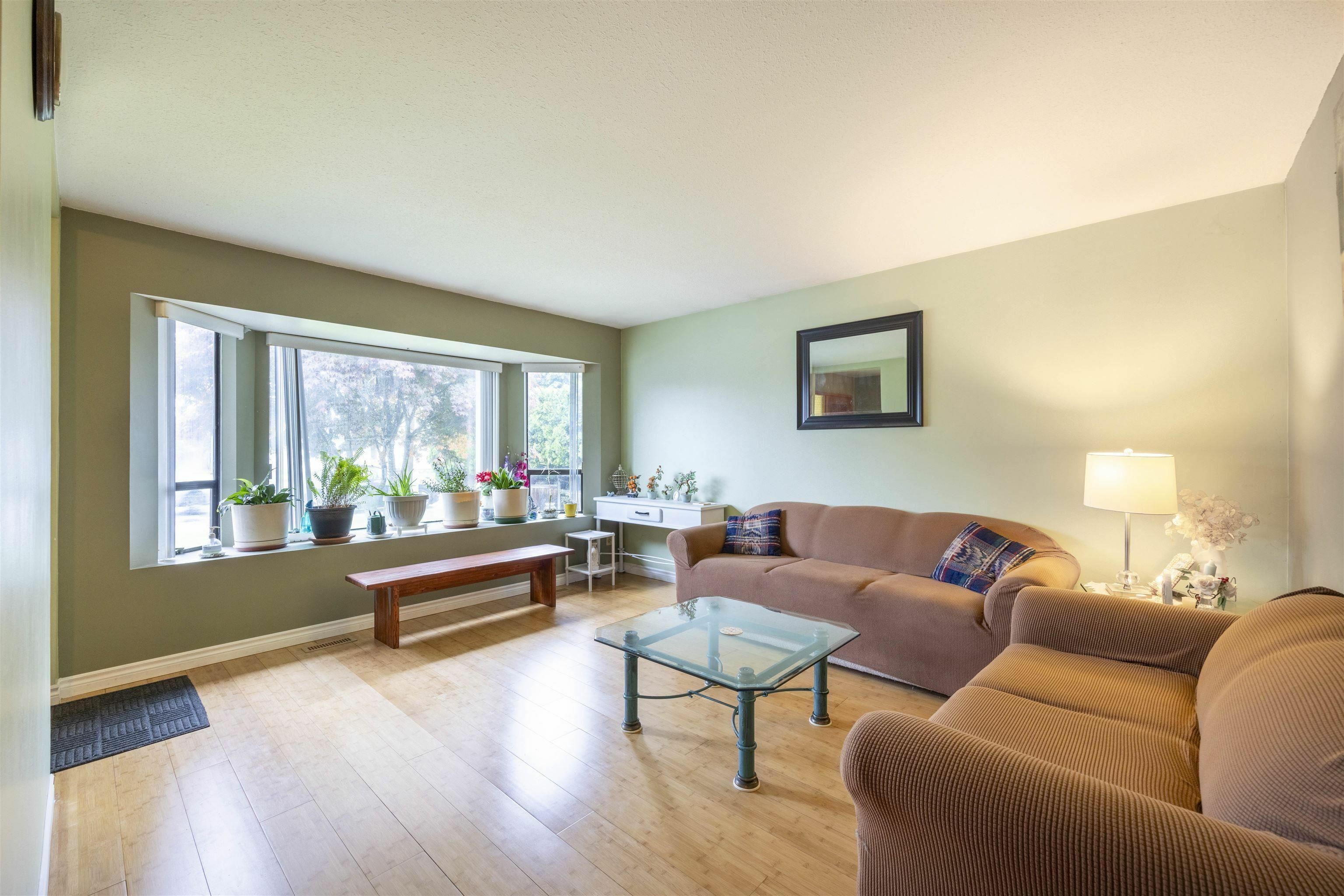 Property Photo: 2480 McLennan Avenue BC V6X 2N7
