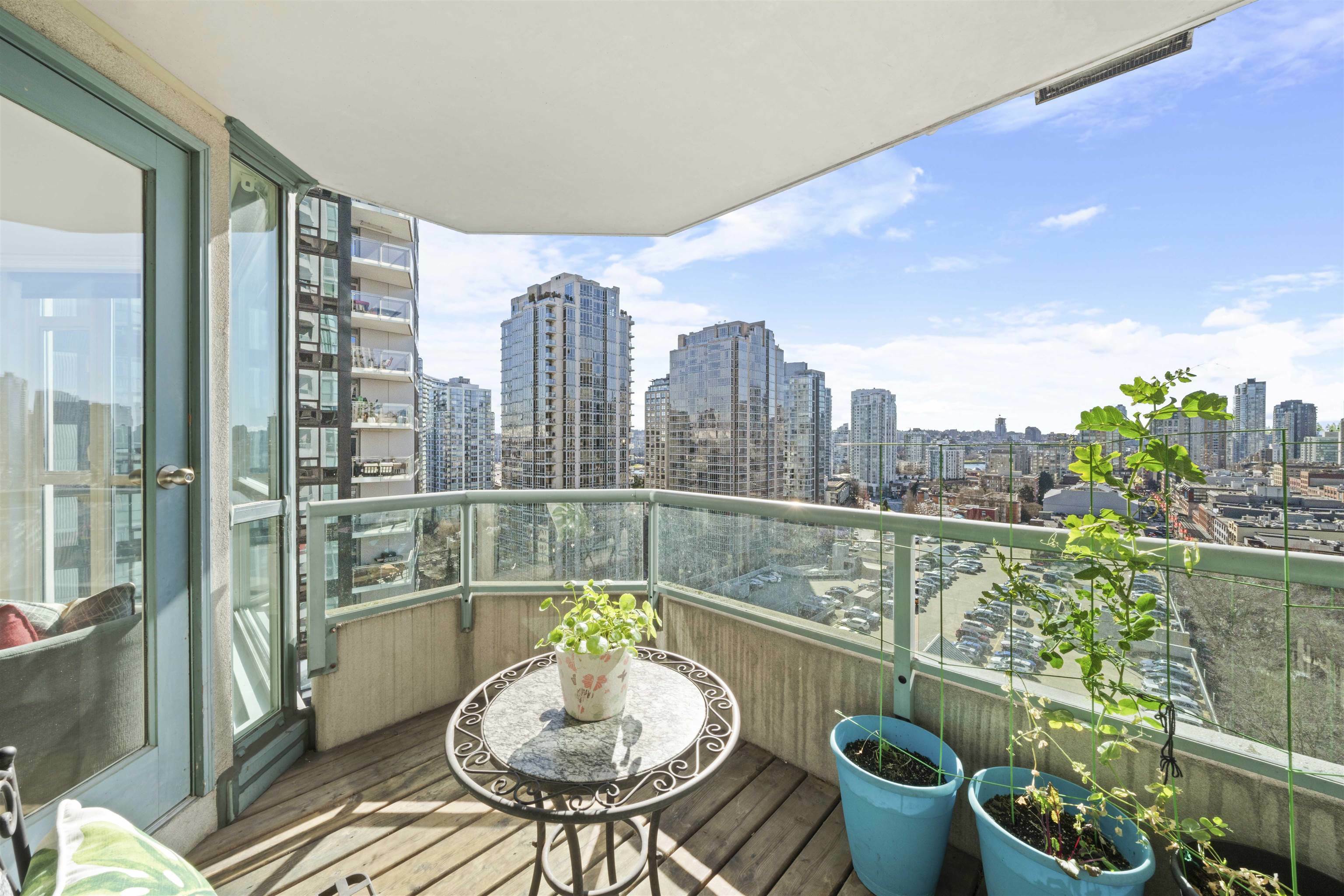 Property Photo: 888 Hamilton Street 1201 BC V6B 5W4