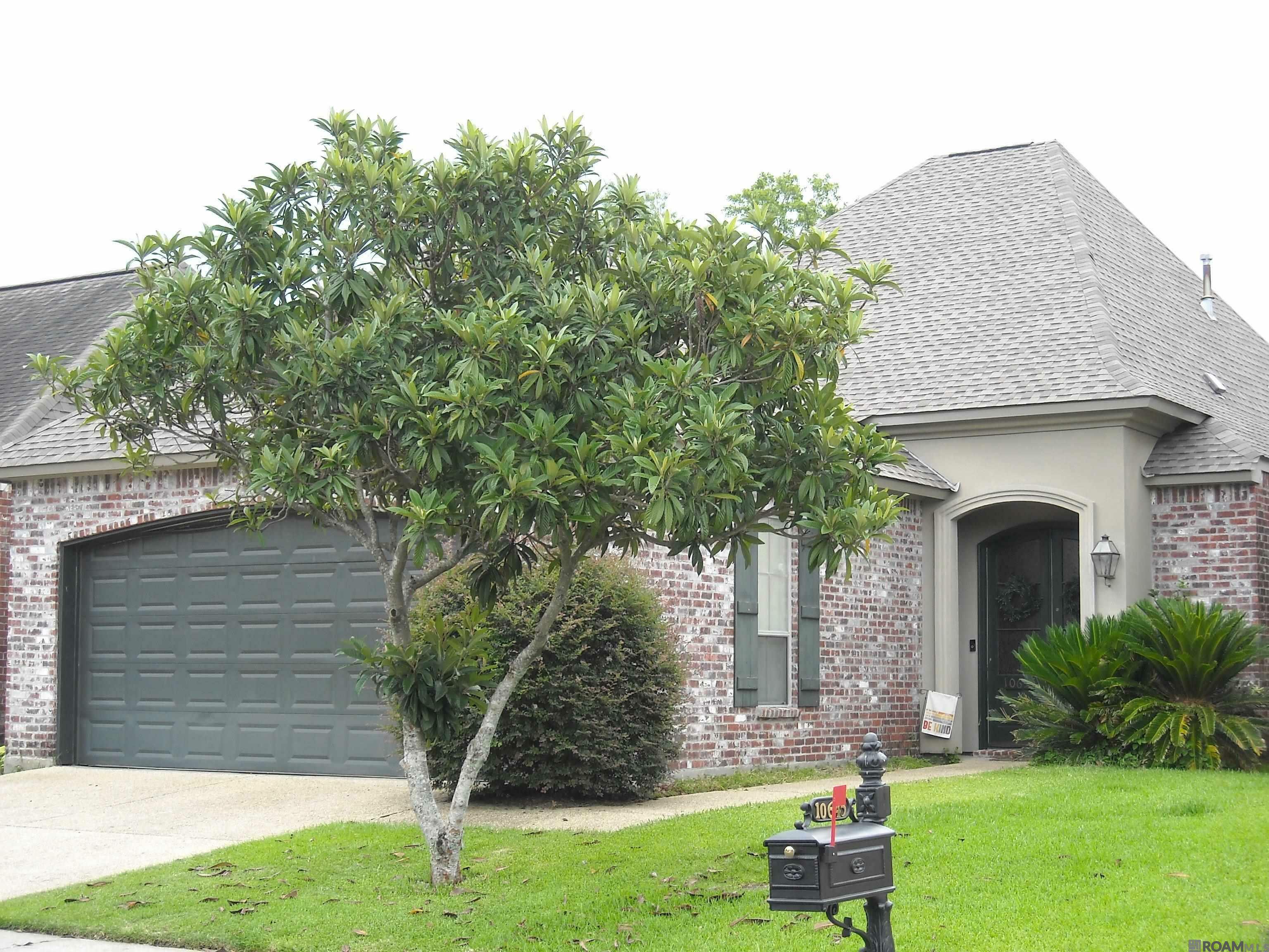 Property Photo: 10655 Woodland Oaks LA 70809