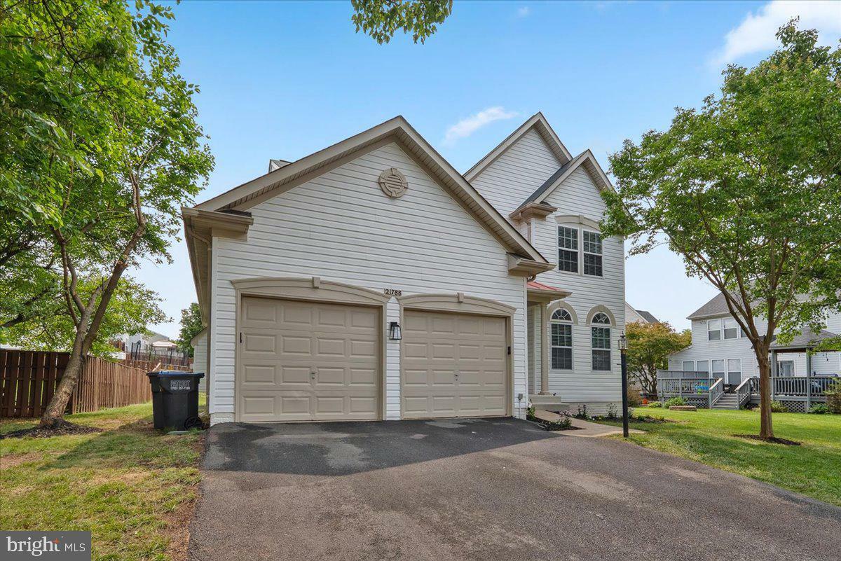 Property Photo: 21788 Regents Park Circle VA 20166