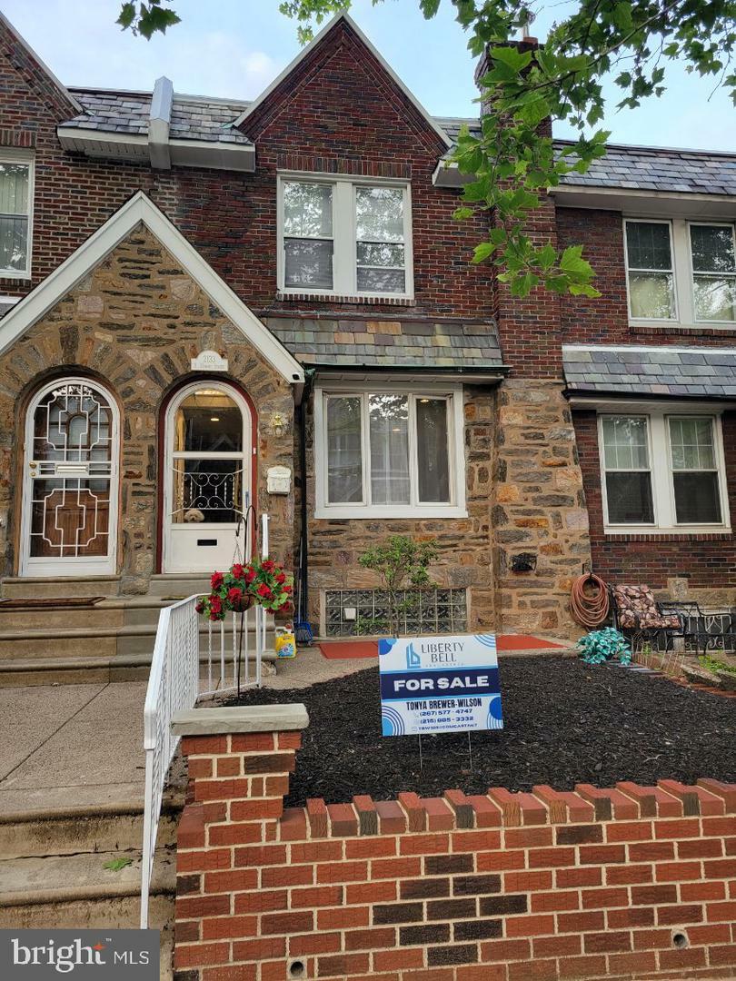 Property Photo:  2133 N Hobart Street  PA 19131 