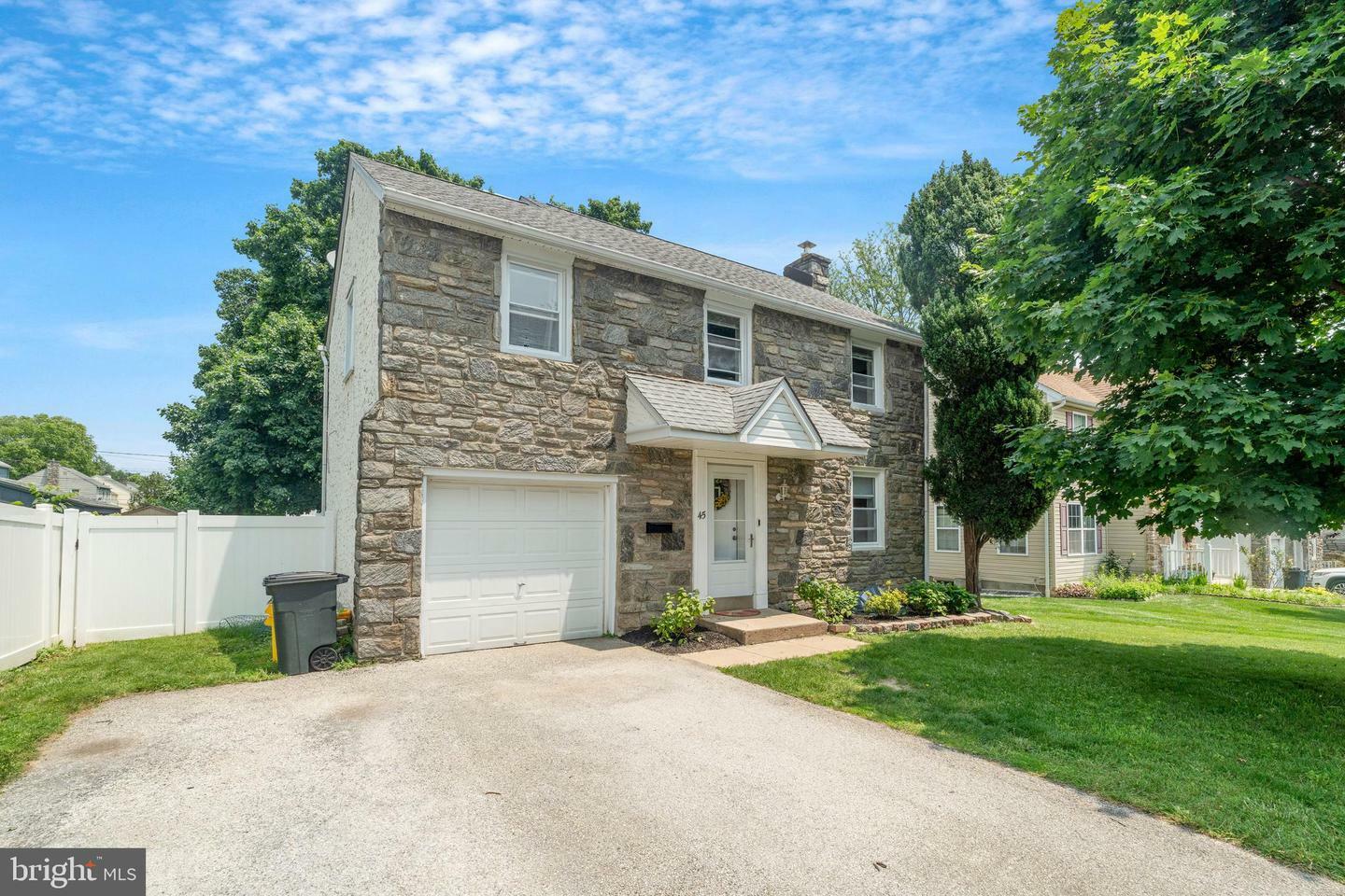 Property Photo: 45 W Woodland Avenue PA 19064
