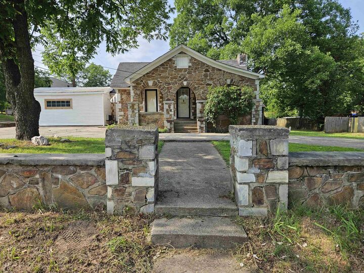 Property Photo:  1421 W 25th Street  AR 72114 