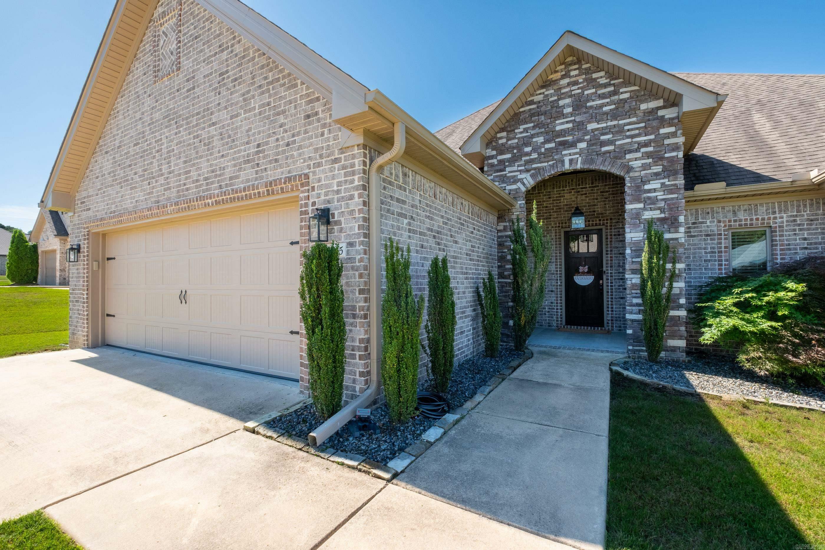 Property Photo:  2525 Aberdeen Drive  AR 72202 