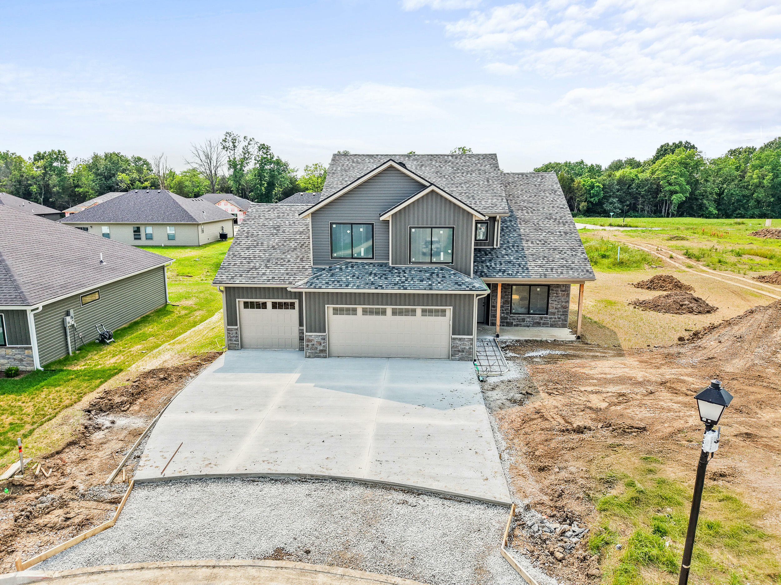 Property Photo: 3321 Gray Birch Dr MO 65202