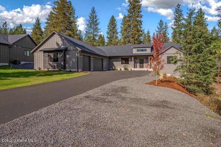 Property Photo:  43 Parkland Ct  ID 83804