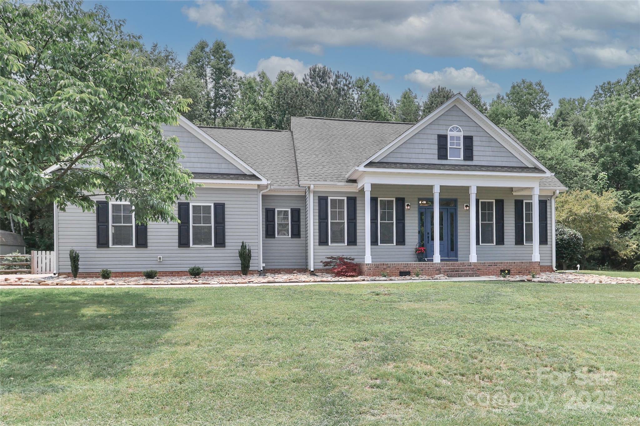 Property Photo:  3709 Creek Ridge Drive  NC 28037 