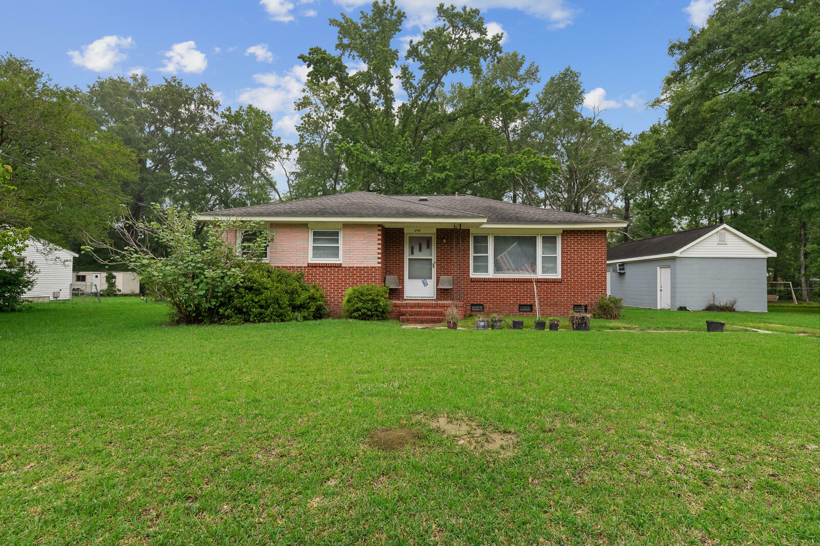 Property Photo: 2708 Mawood Avenue SC 29406