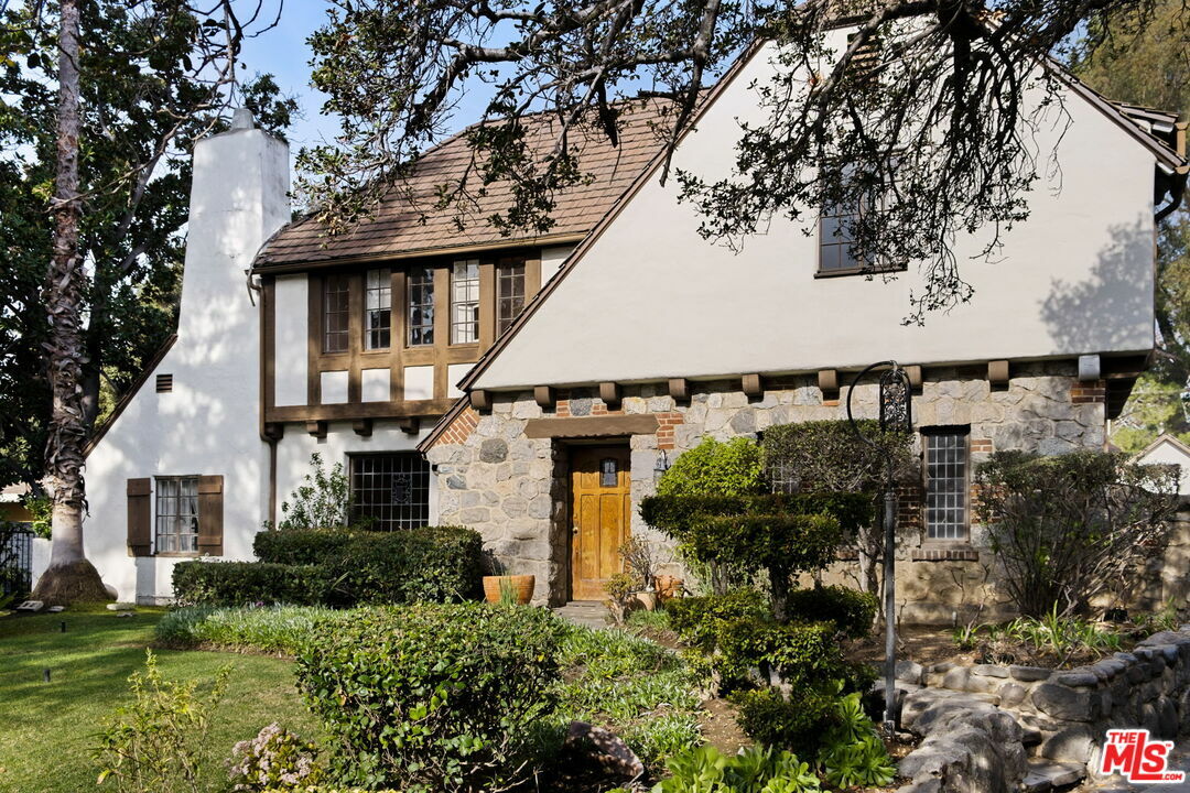 Property Photo: 1551 Pasqualito Dr CA 91108