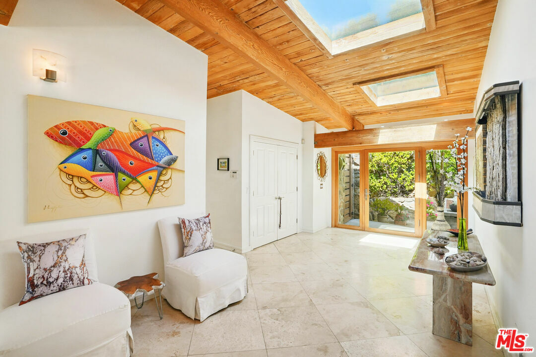 Property Photo: 679 Wonder View Dr CA 91302
