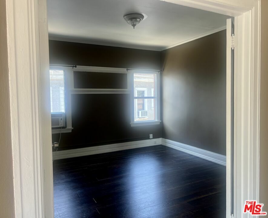 Property Photo: 456 S Wilton Pl CA 90020