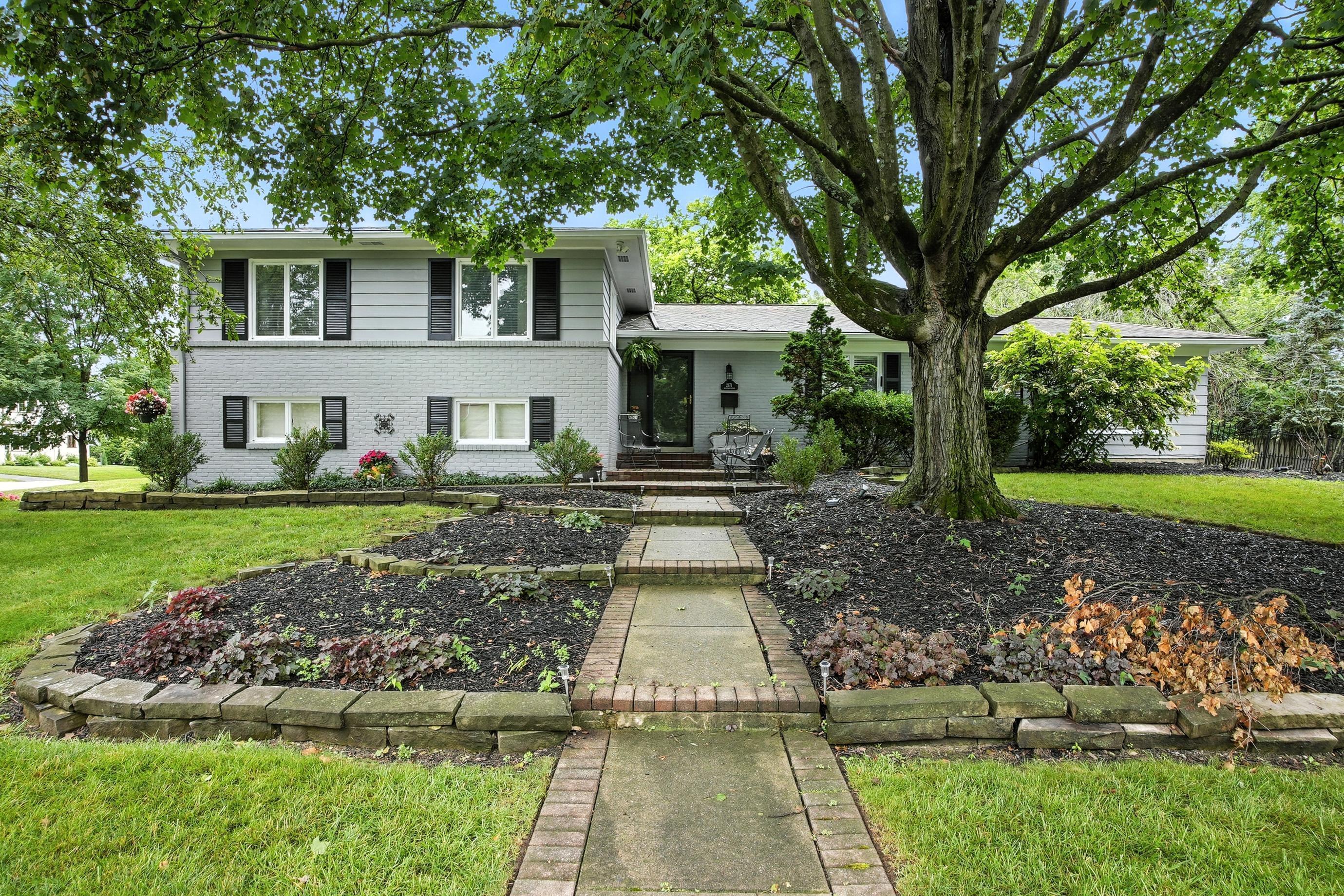 Property Photo:  2171 Northam Road  OH 43221 