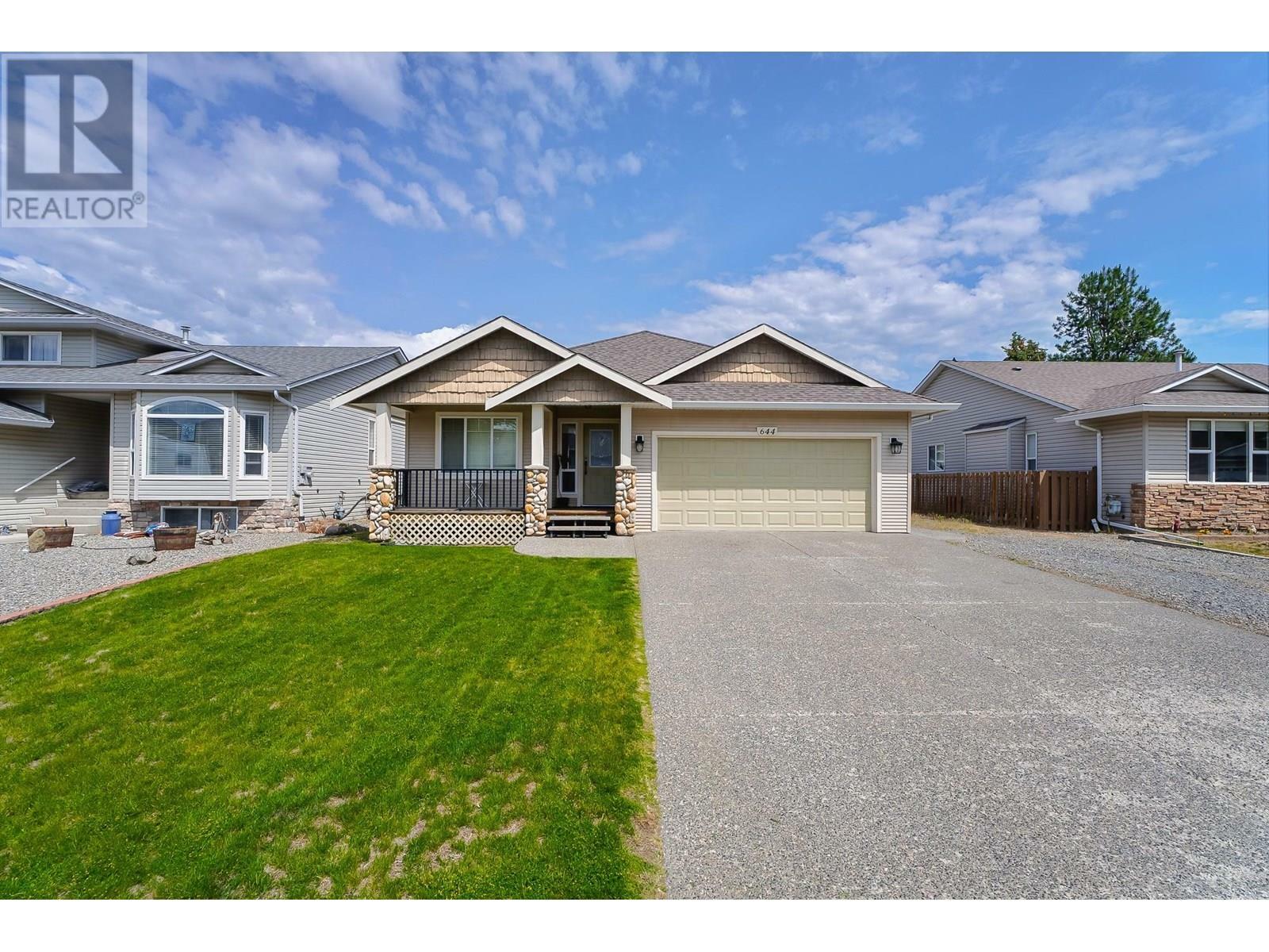 Property Photo: 644 Cooper Place BC V2B 8R7