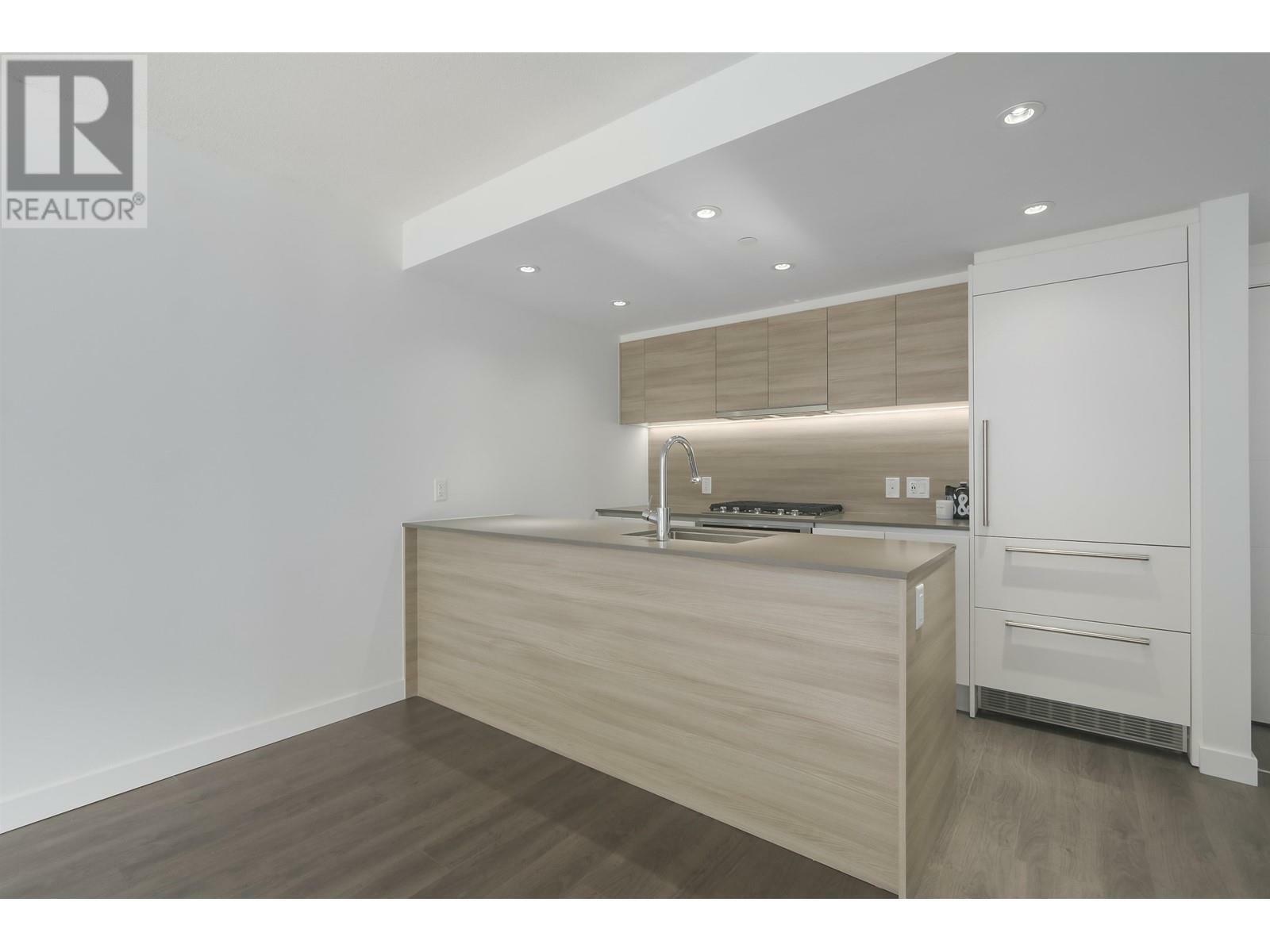 Property Photo:  988 Quayside Drive Th2  BC V3M 0L5 