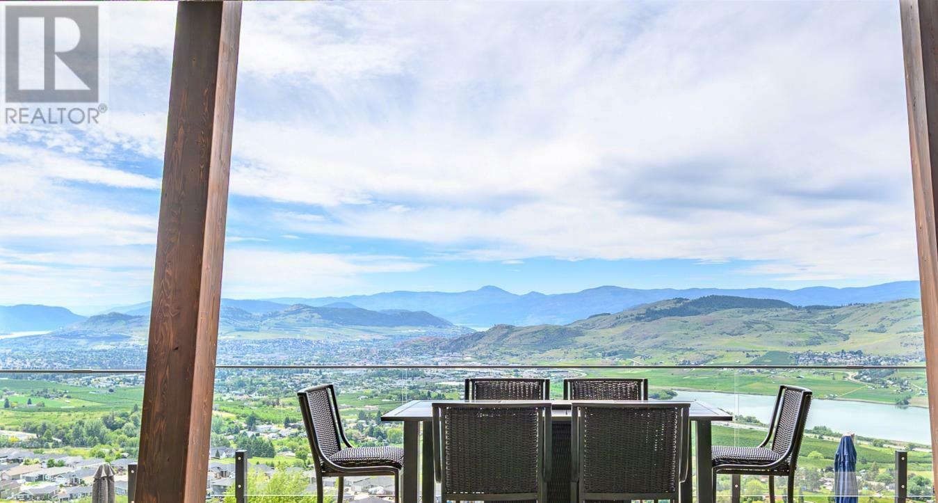 Property Photo: 632 Hart Place BC V1B 4B2