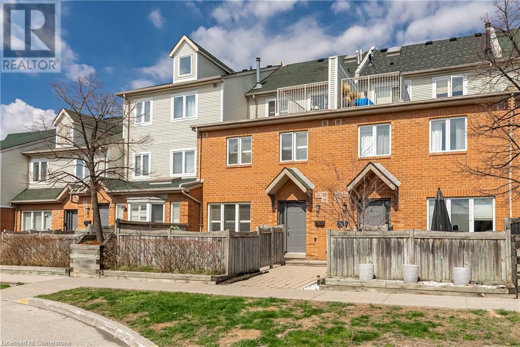 Photo de la propriété:  1241 Parkwest Place 4  ON L5E 3J3 