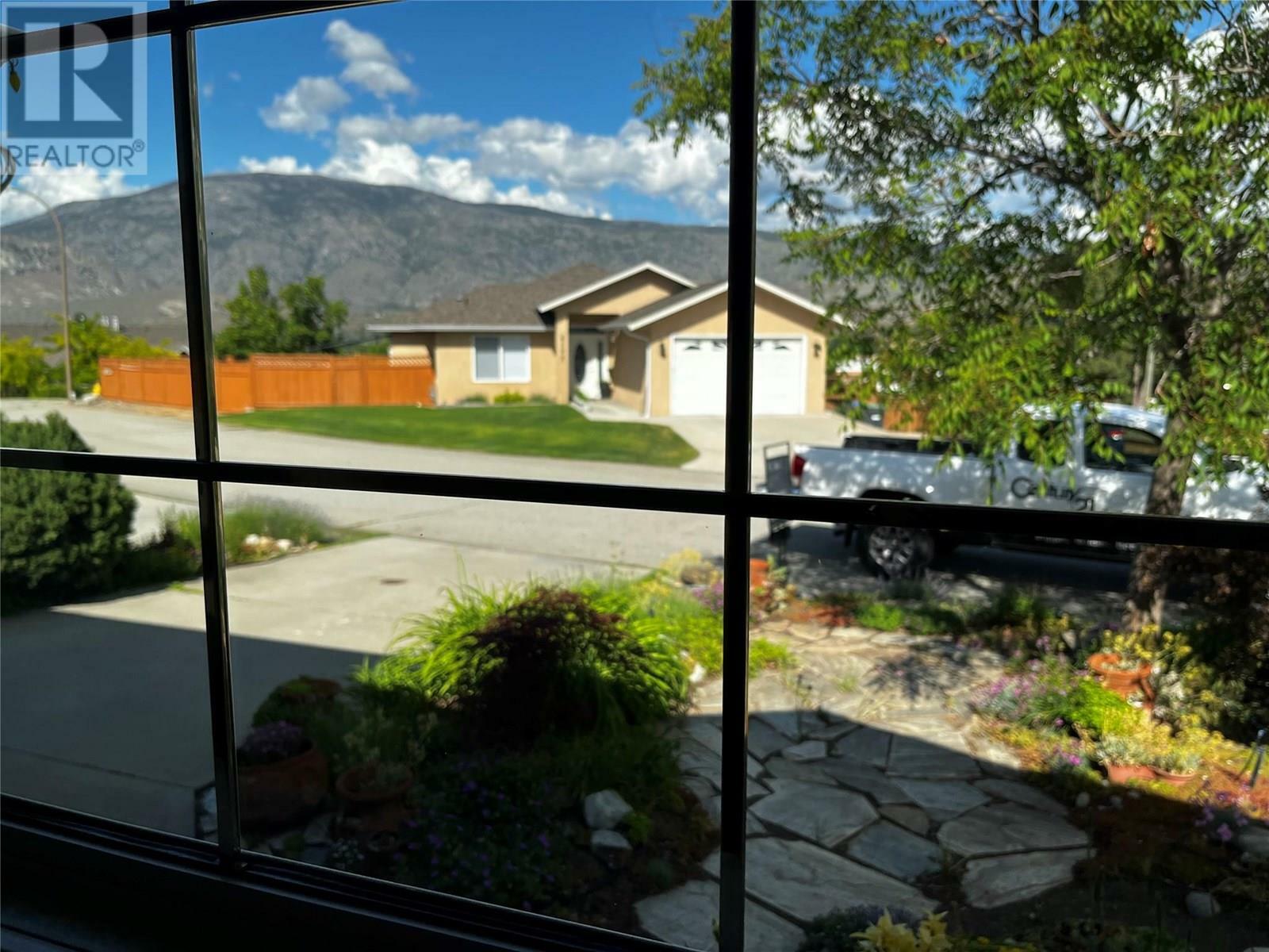 Property Photo: 6108 Saint Martin Place BC V0H 1T0