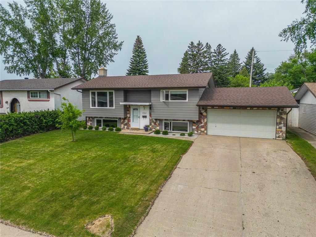 Property Photo: 732 25th Street MB R7B 2M2
