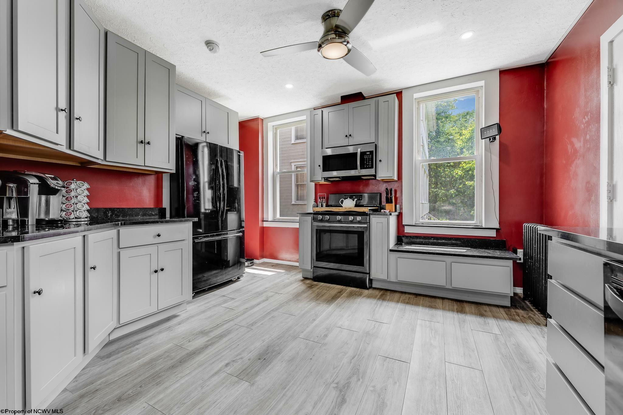 Property Photo: 709 Benoni Avenue WV 26554