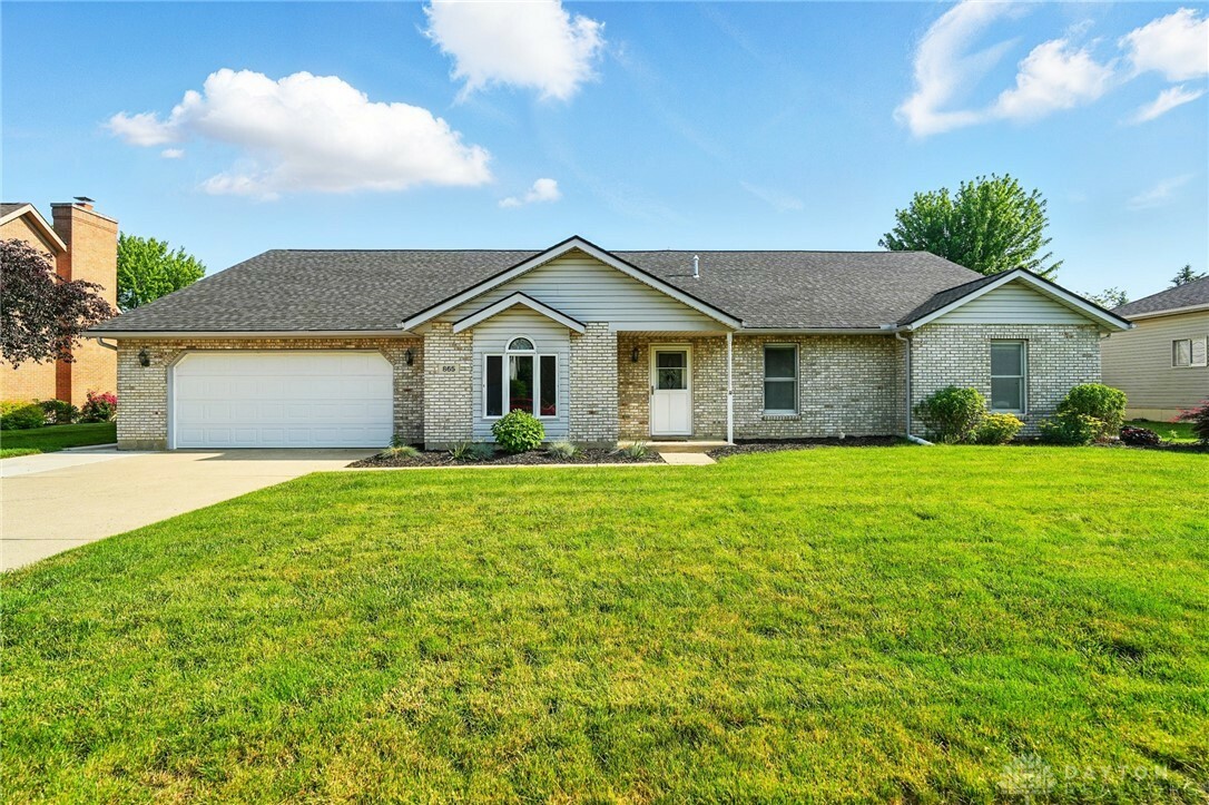 Property Photo:  865 Copperfield Lane  OH 45371 
