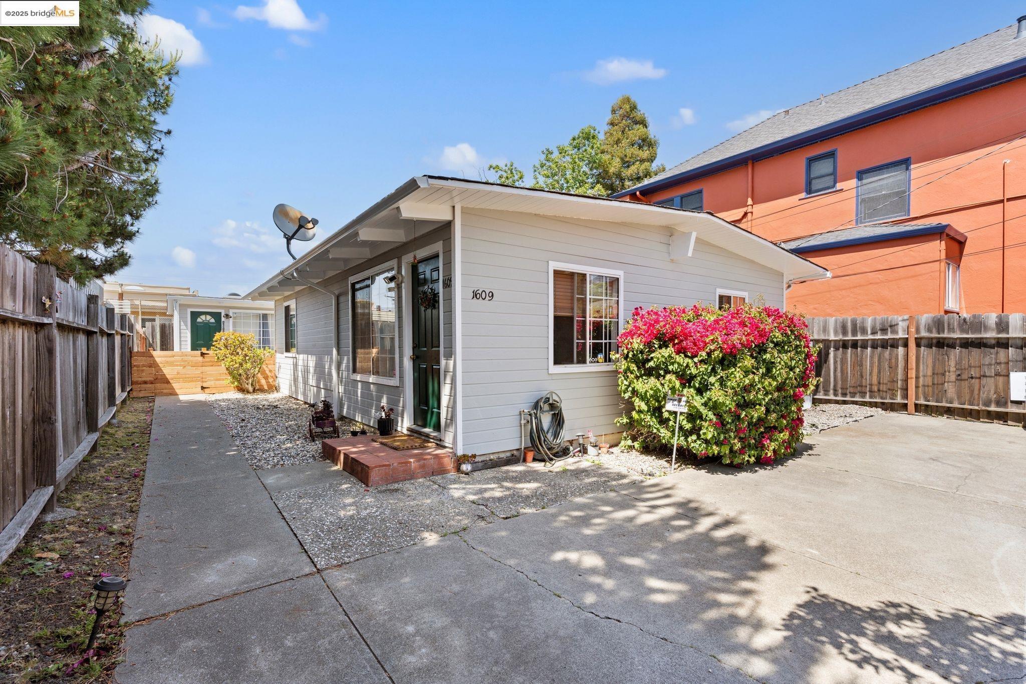 Property Photo:  1611 Julia St  CA 94703 