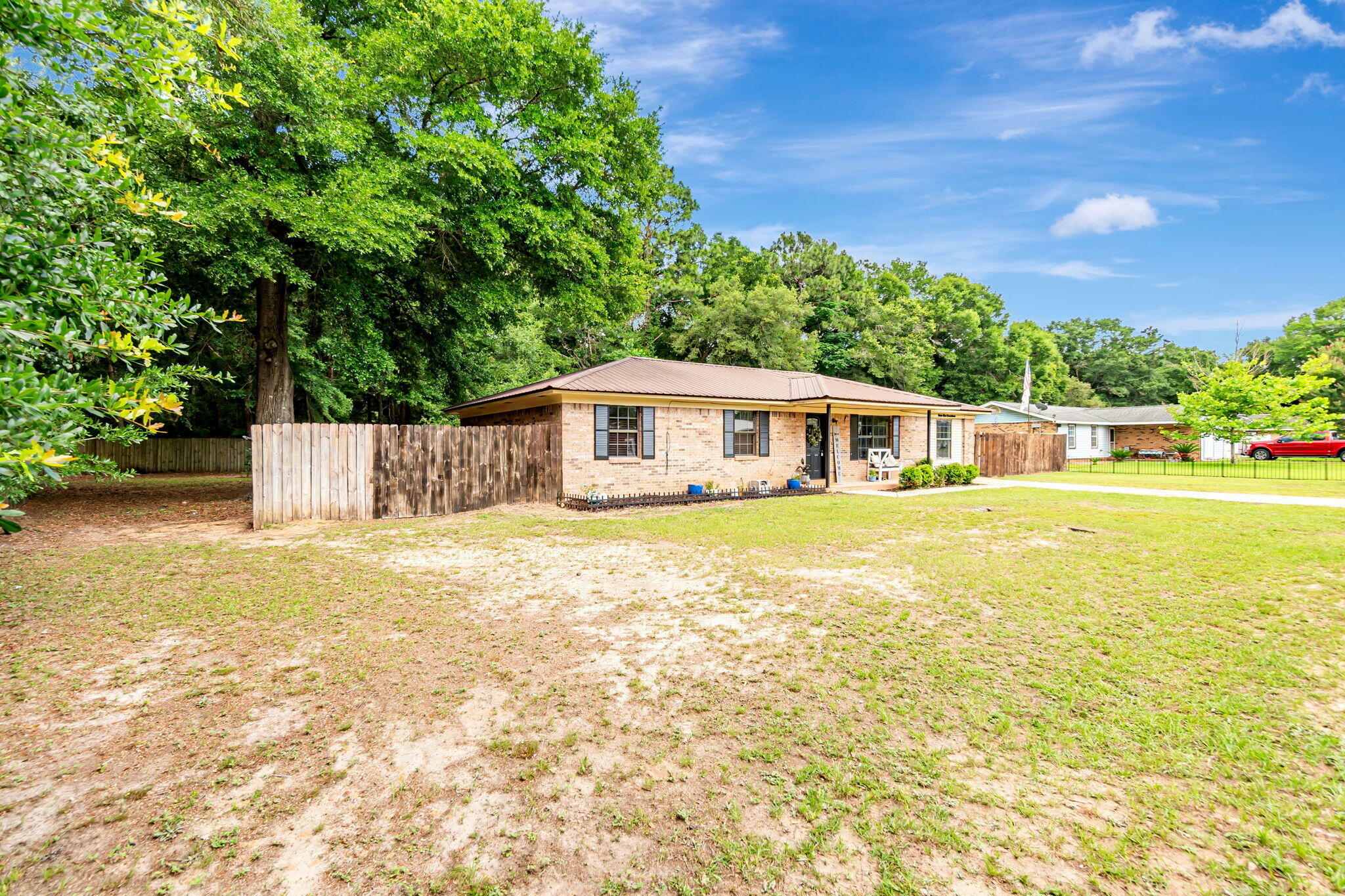 Property Photo: 6517 Kennington Circle FL 32570