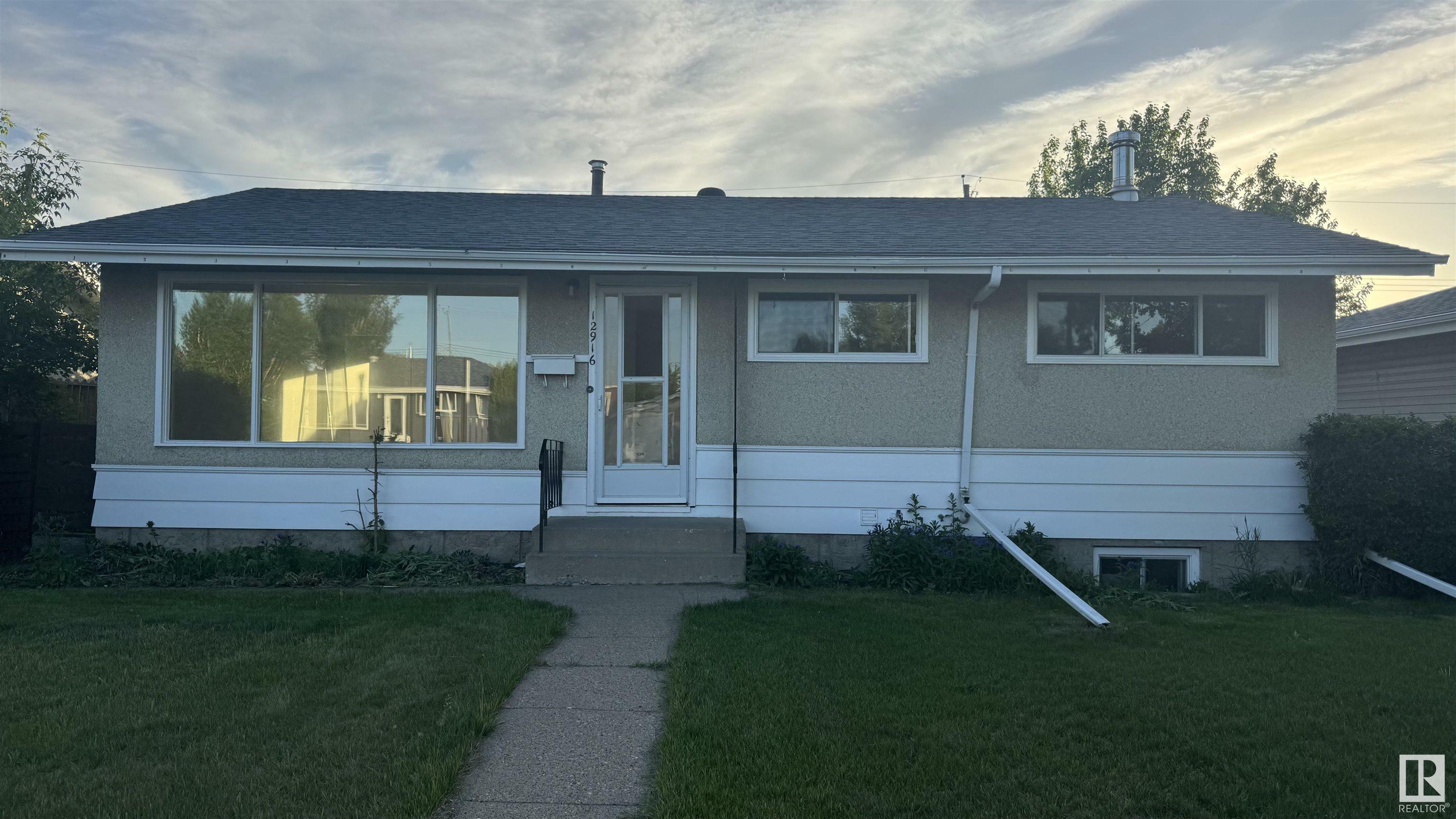 12916 135 Street NW  Edmonton AB T5L 1Y2 photo