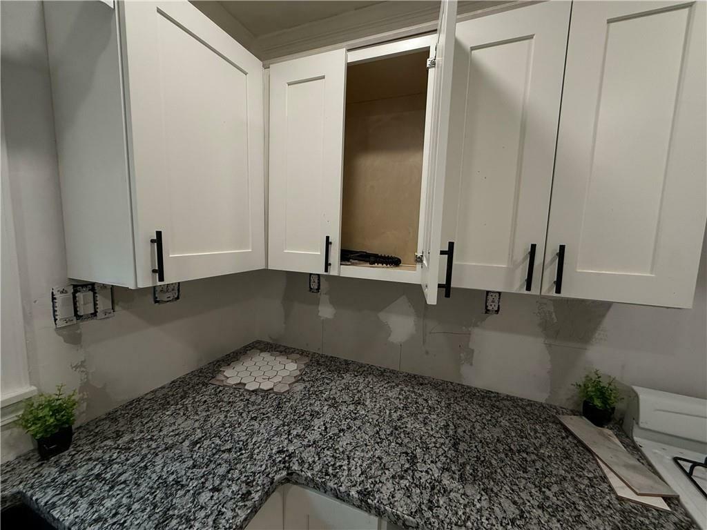 Property Photo: 186 W Lake Drive NW GA 30314