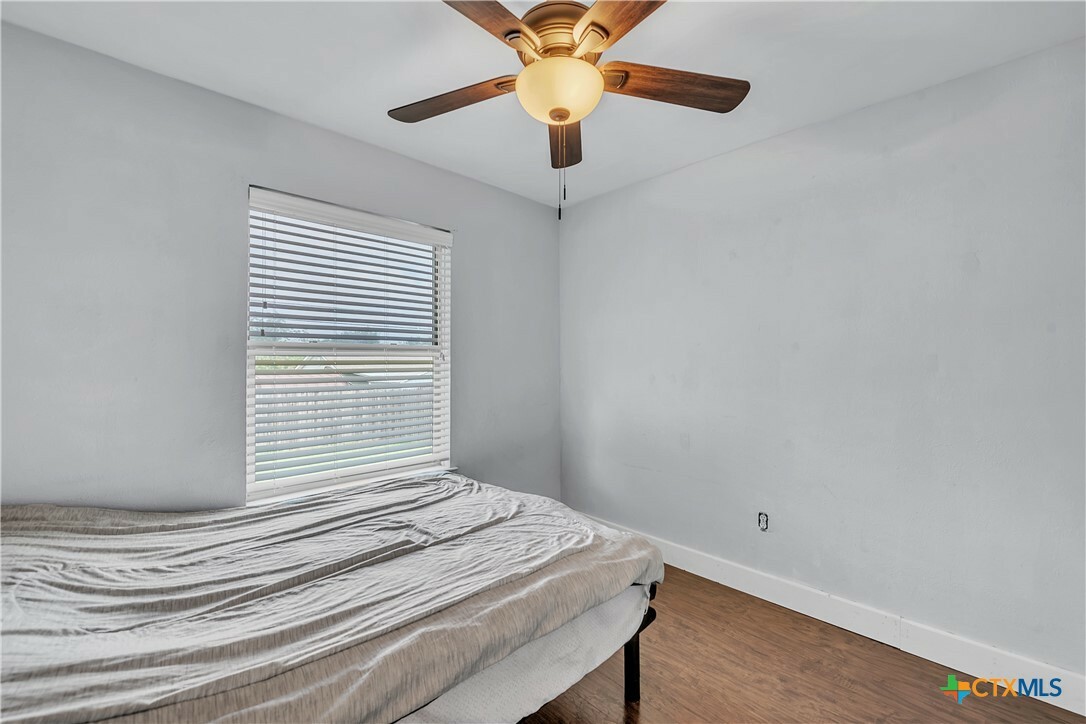 Property Photo: 905 N 19th Street TX 76522