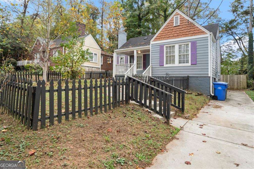 Property Photo: 1686 Alvarado Terrace SW GA 30310