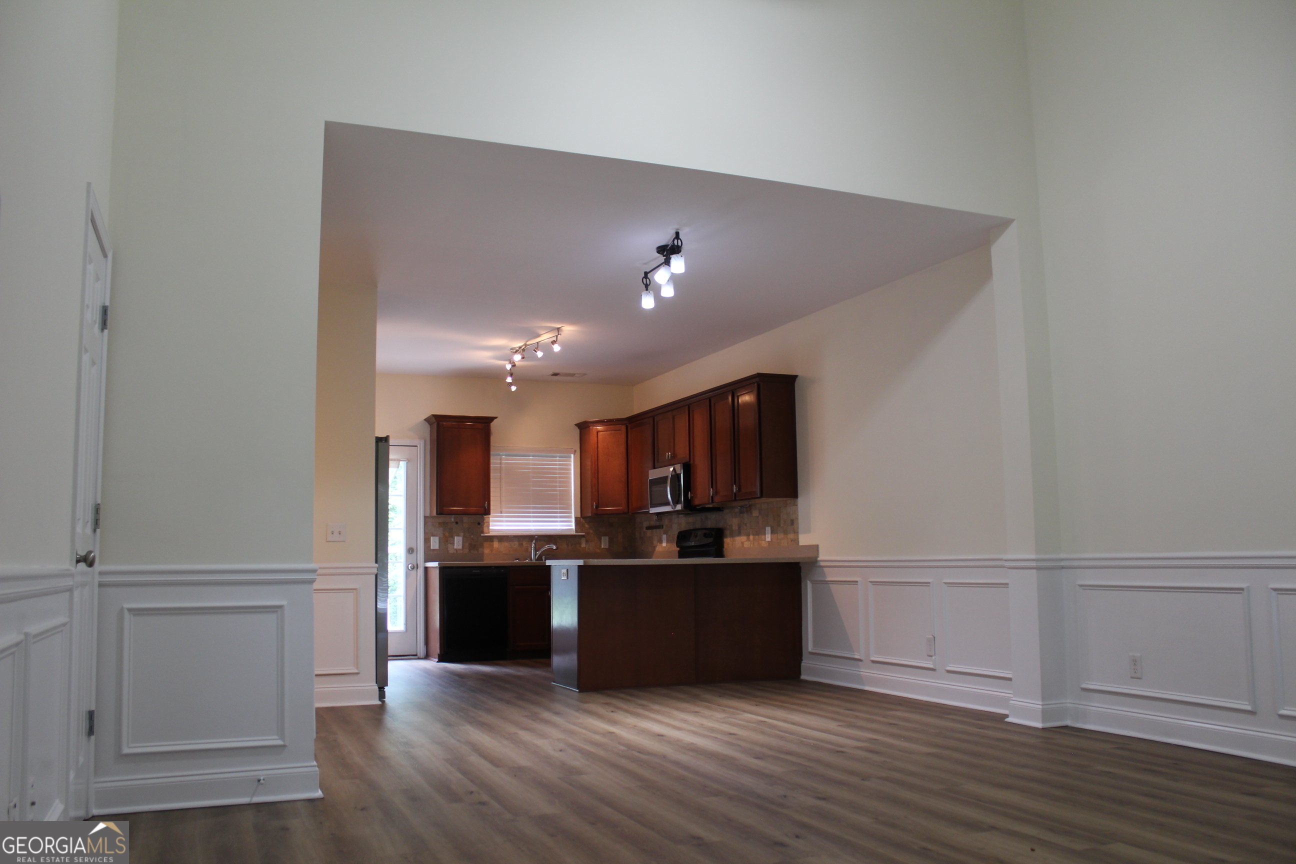 Property Photo: 8100 Burkhalter Road 207 GA 30461