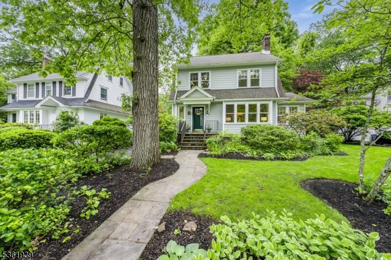 Property Photo:  51 Tulip St  NJ 07901 