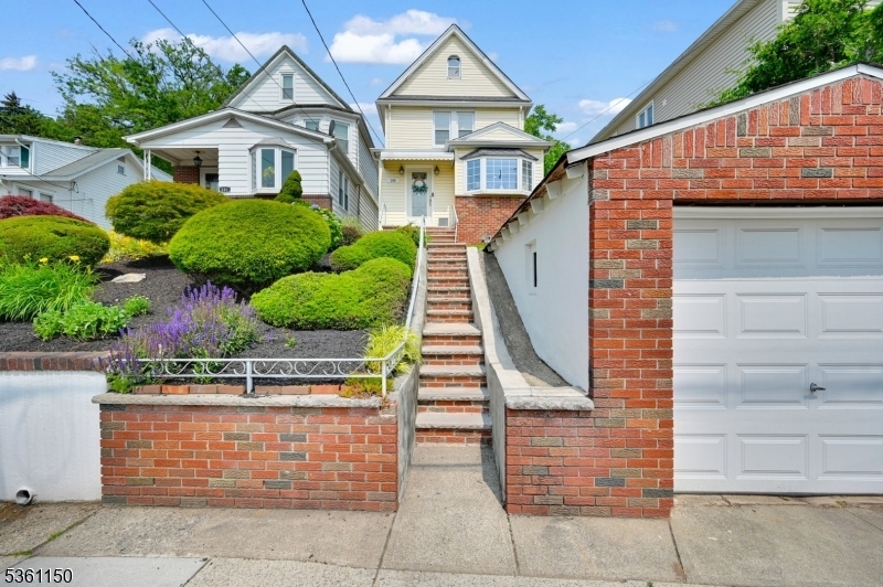 109 Delafield Ave  Lyndhurst Twp. NJ 07071 photo