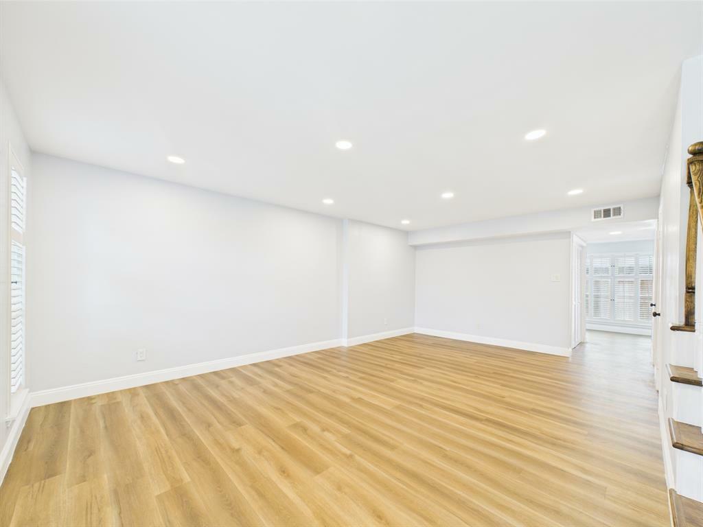 Property Photo: 10380 Briar Forest Drive 32/6 TX 77042