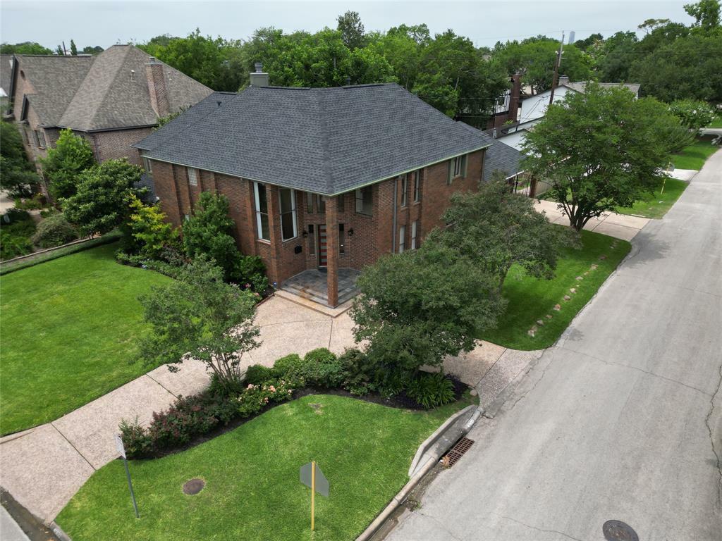 Property Photo:  4900 Willow Street  TX 77401 