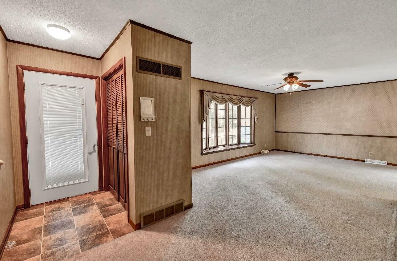 Property Photo: 811 SW 9th Avenue IA 50644