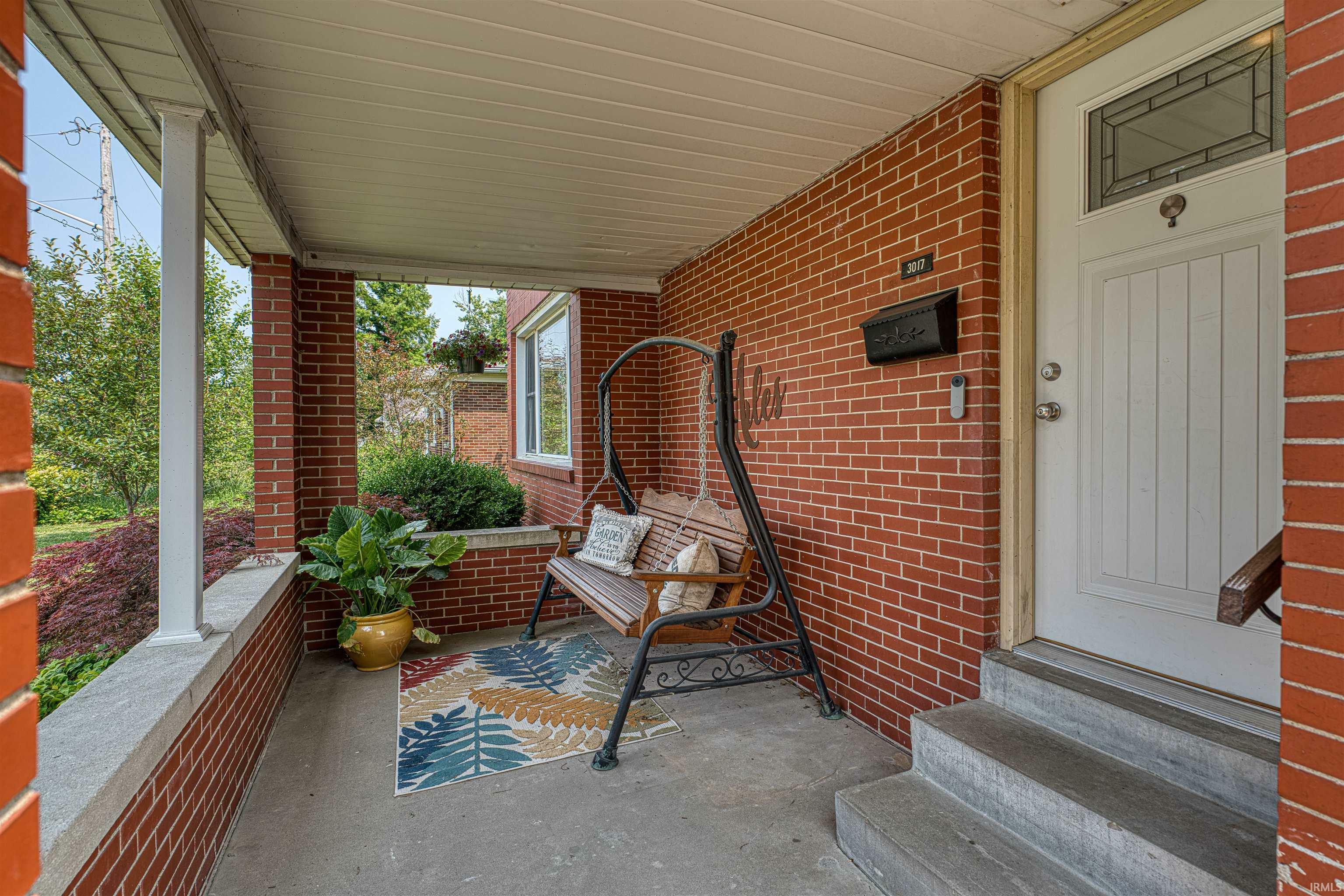 Property Photo: 3017 E Walnut Street IN 47714