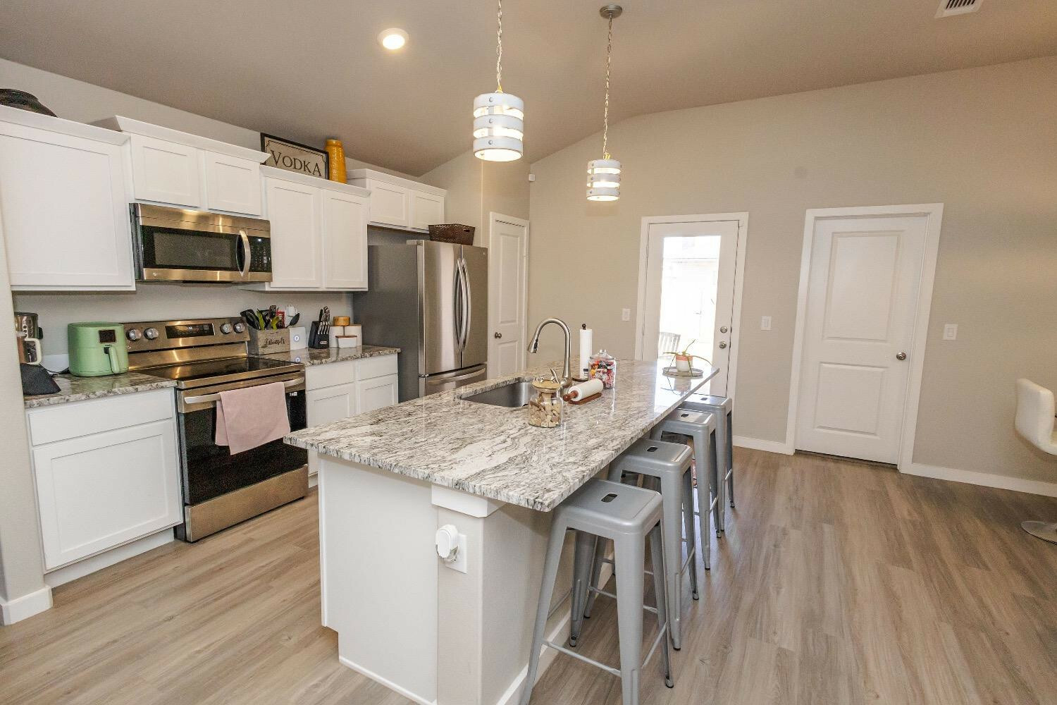 Property Photo: 3219 Waverly Avenue TX 79407
