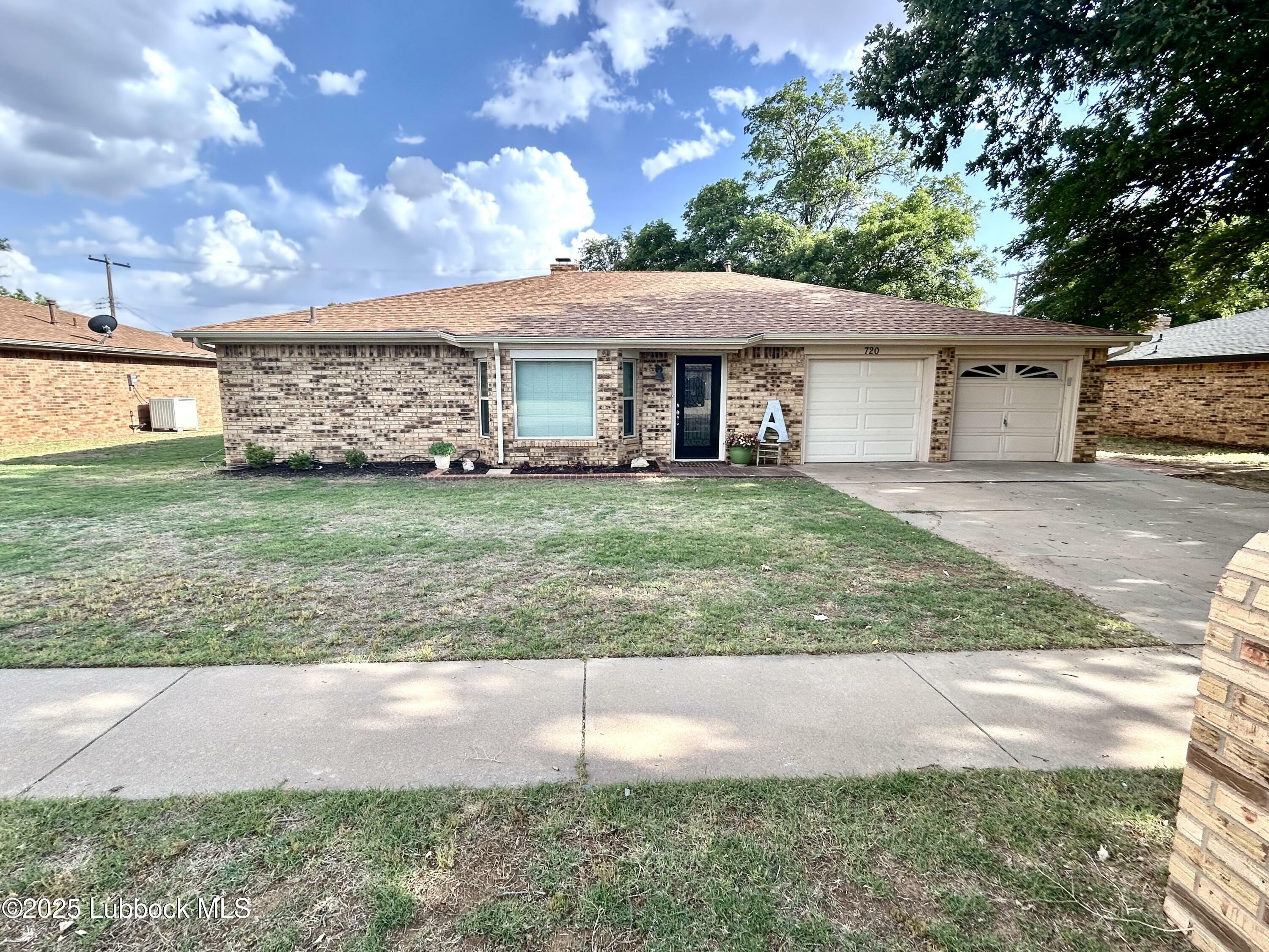 Property Photo:  720 14th Street  TX 79363 