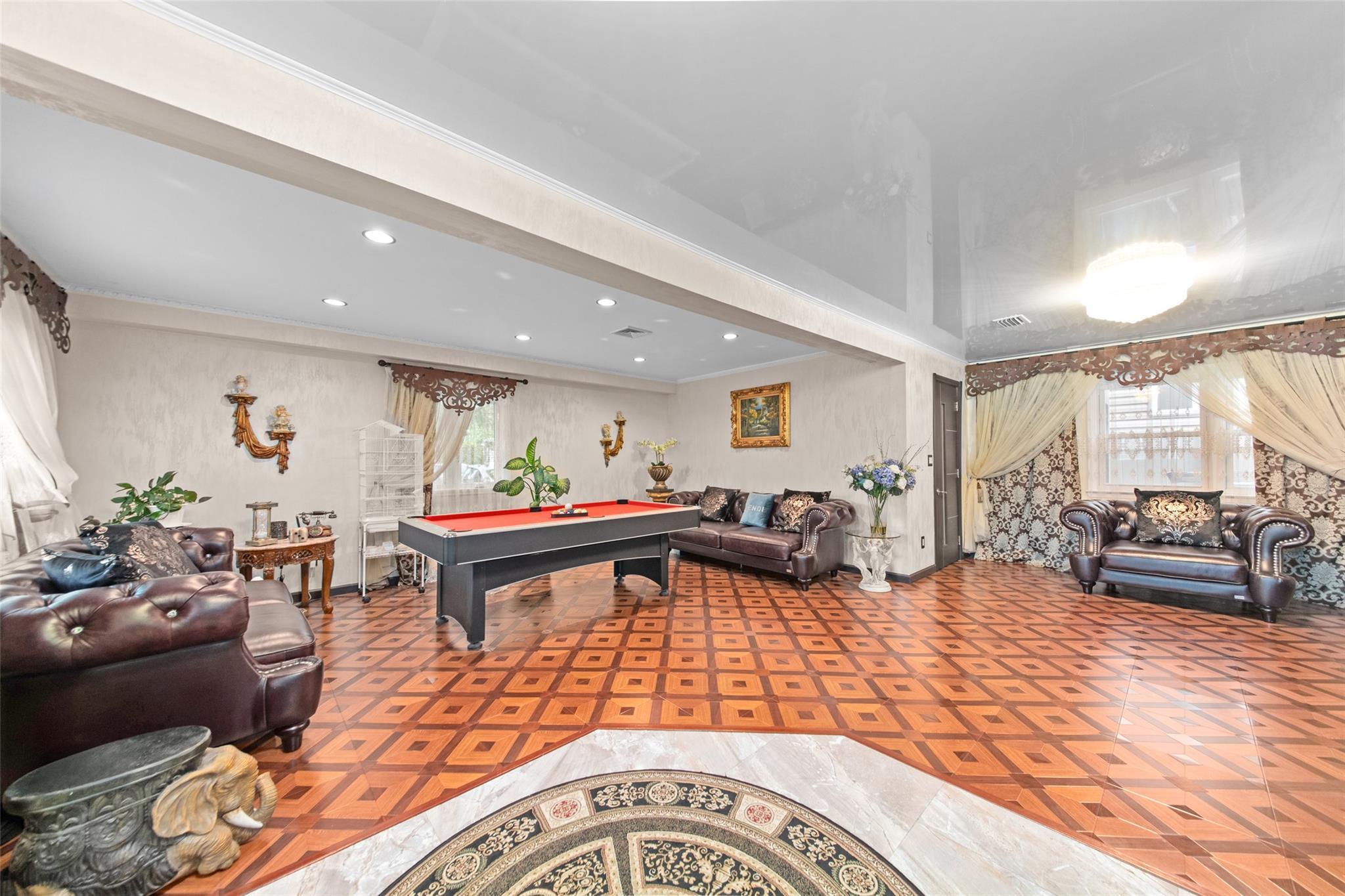 Property Photo: 32 Henry Place NY 10305