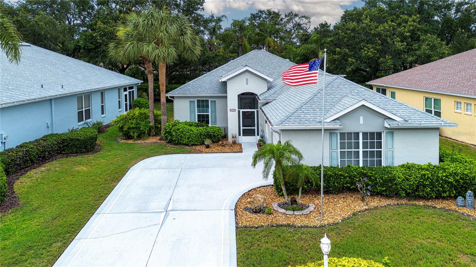 Property Photo: 2121 Worthington Greens Drive FL 33573