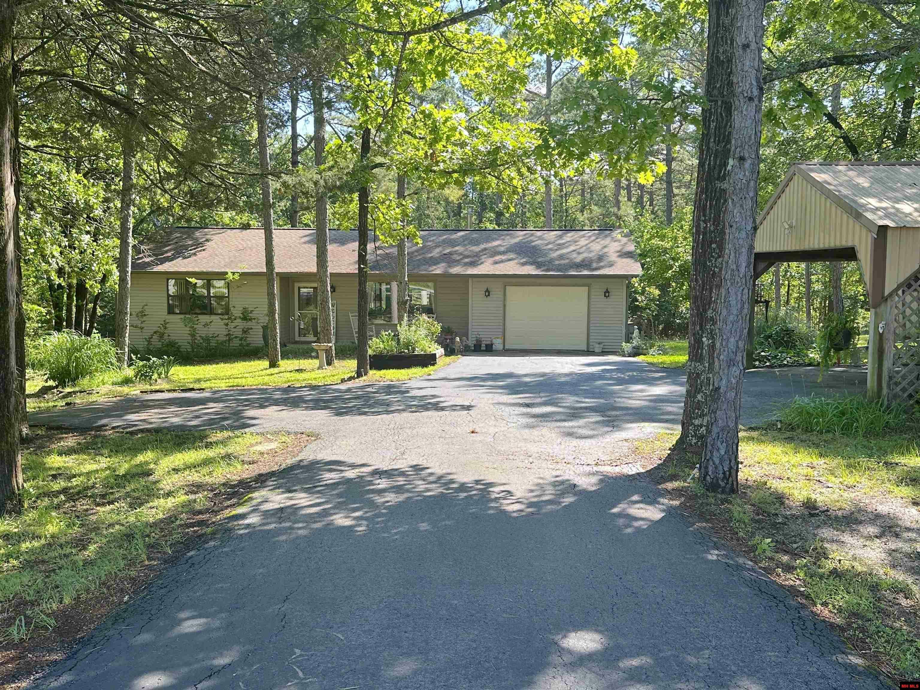Property Photo: 1403 Jordan Landing Road AR 72519