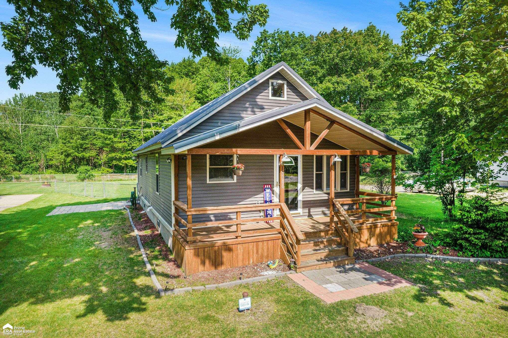 Property Photo: 10466 S Lewis Road MI 48420-7732
