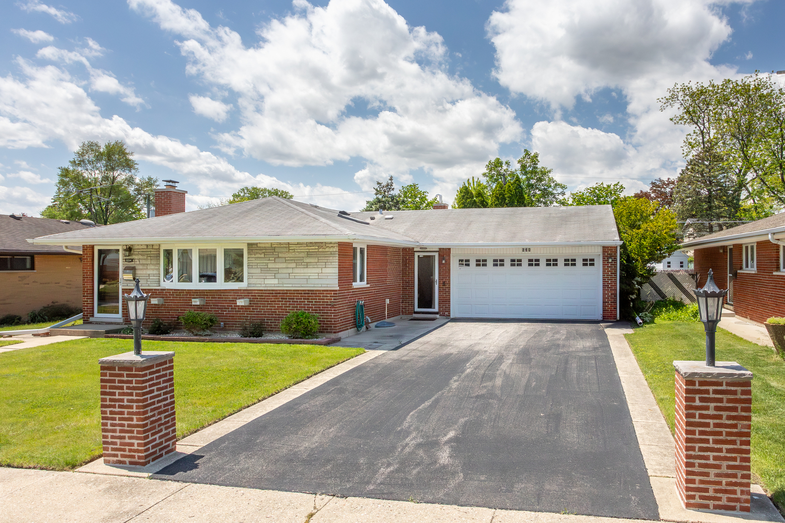 634 Clayton Lane  Des Plaines IL 60016 photo