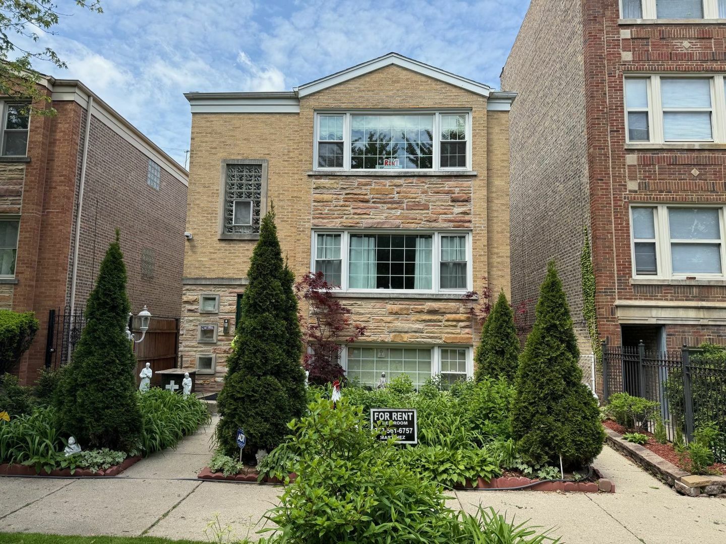 Property Photo: 5534 N Campbell Avenue 2 IL 60625