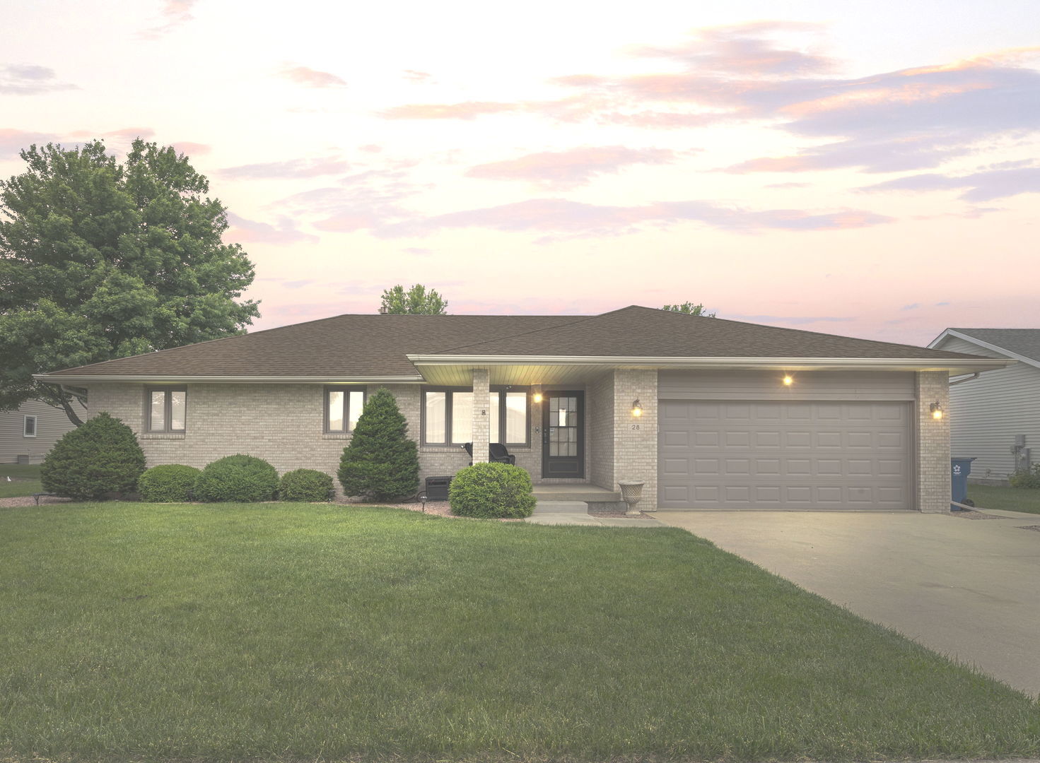 Property Photo: 28 Old Farm South Court IL 60915