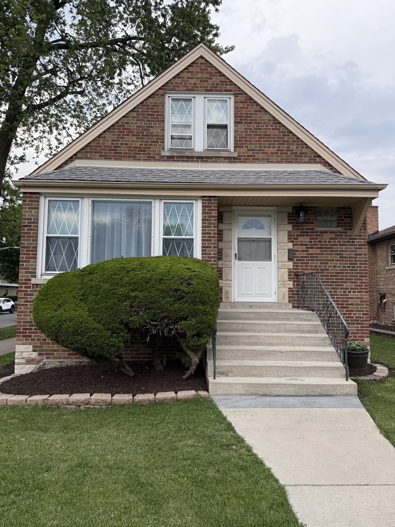 5301 S McVicker Avenue  Chicago IL 60638 photo