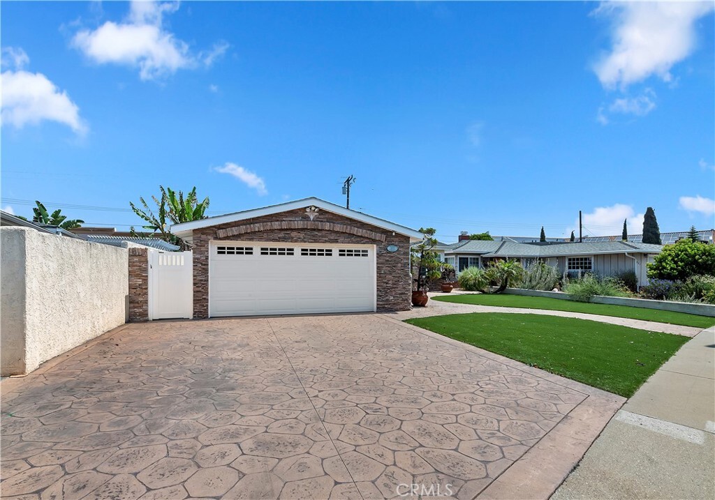 Property Photo: 1825 Leola Street CA 90717