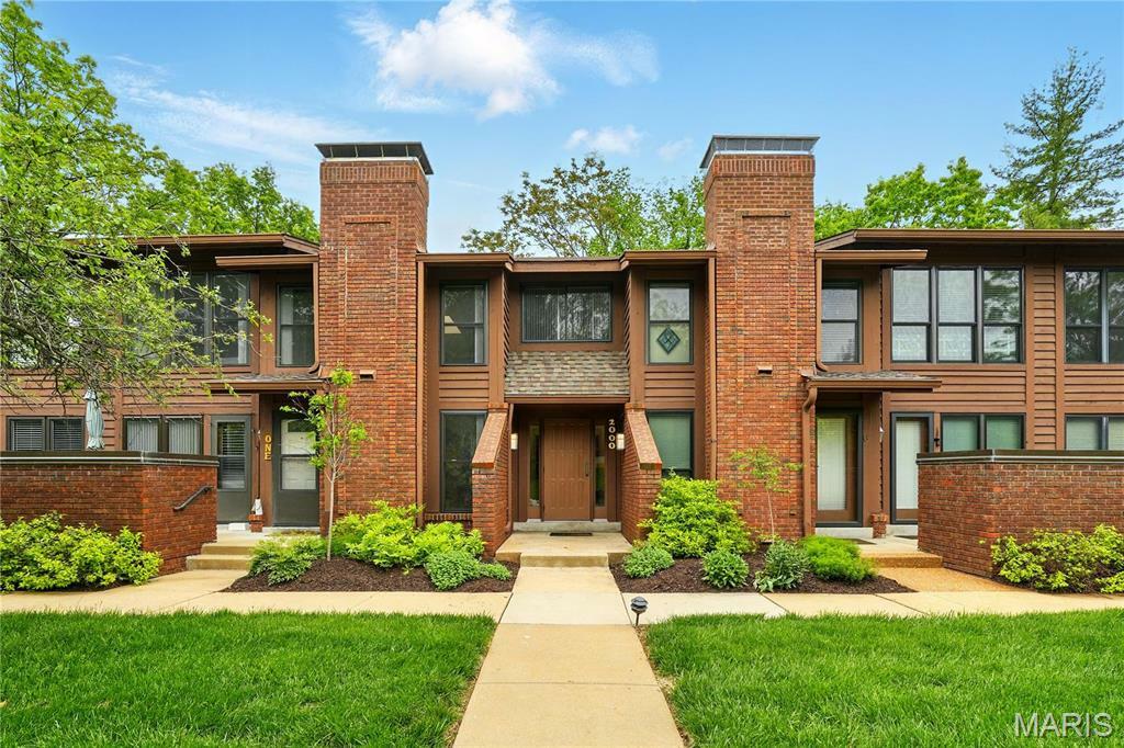 Property Photo:  2000 Trailcrest Lane 7  MO 63122 