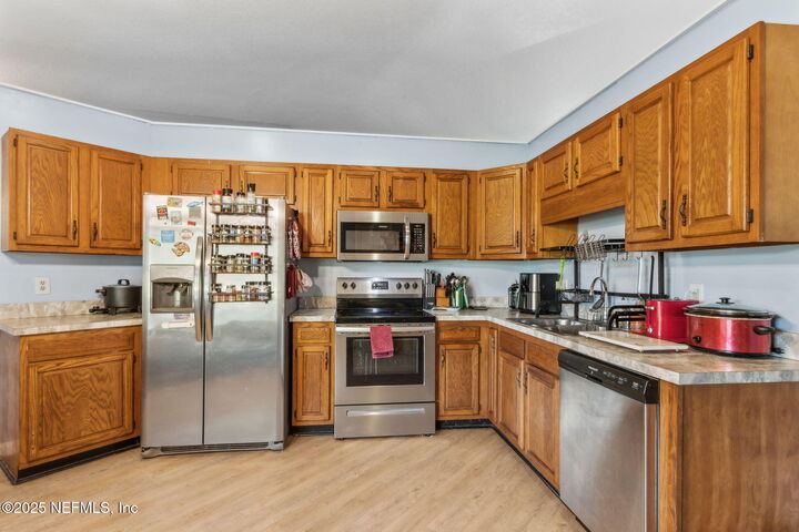 Property Photo: 37169 Coyote Drive FL 32046
